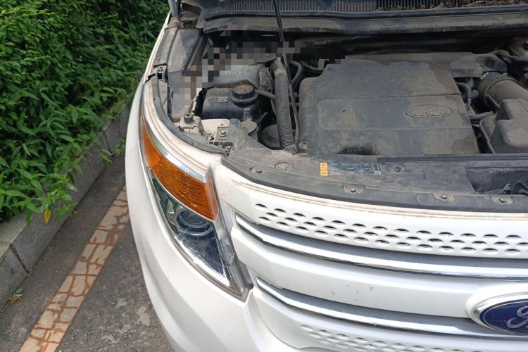 Used Ford Explorer  Engine Bay Right