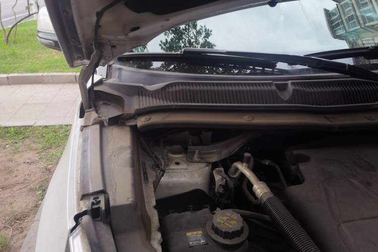 Used Ford Explorer  Engine Bay Right