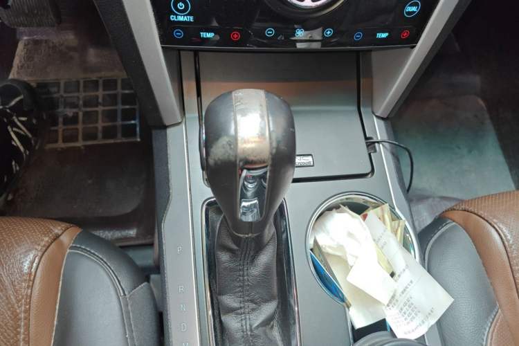 Used Ford Explorer  Gear Lever
