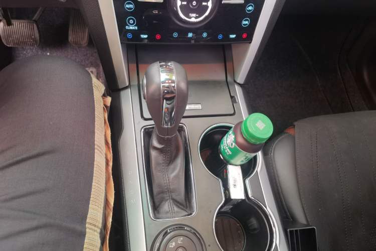 Used Ford Explorer  Gear Lever