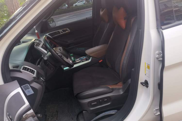 Used Ford Explorer  Left Front Seat