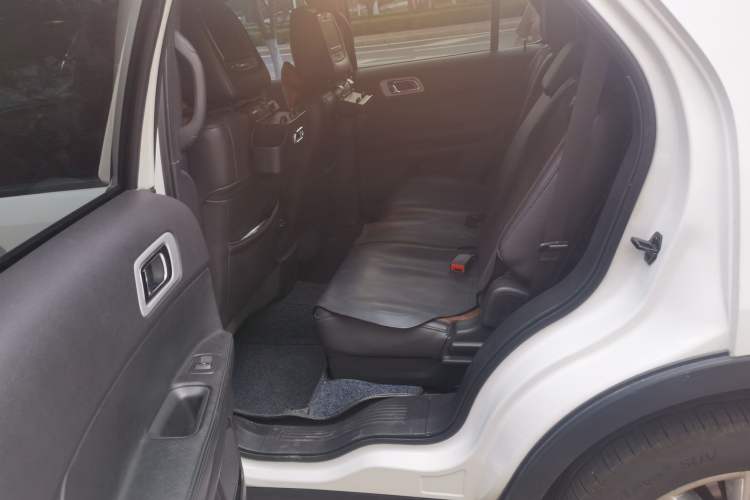 Used Ford Explorer  Left Rear Seat