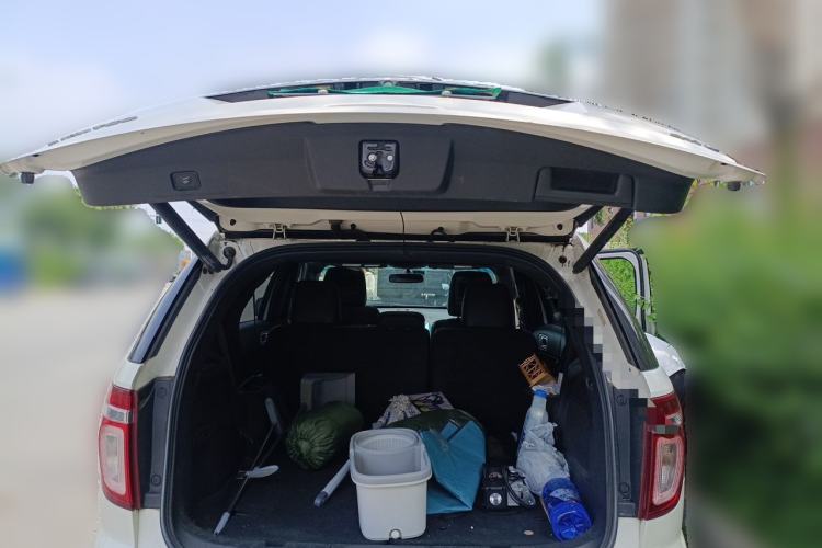 Used Ford Explorer  Trunk