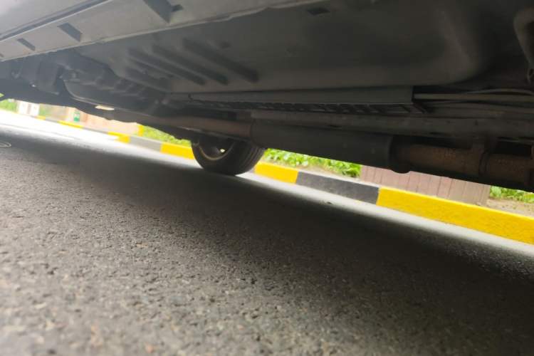 Used Ford Explorer  Chassis Front Right