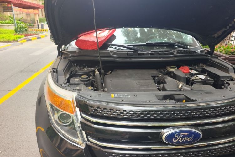 Used Ford Explorer  Engine Bay Right
