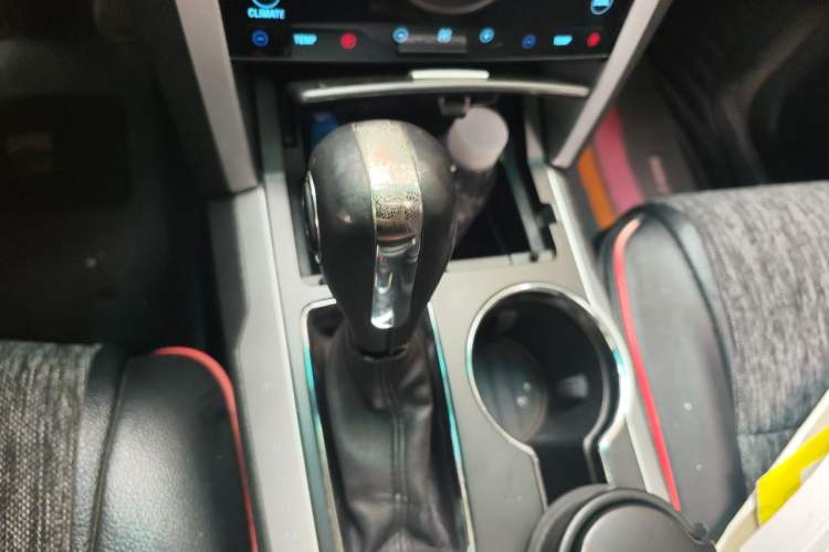 Used Ford Explorer  Gear Lever