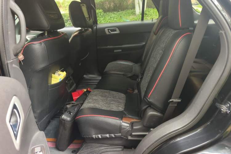 Used Ford Explorer  Left Rear Seat