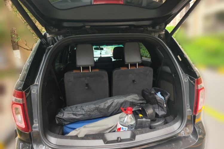 Used Ford Explorer  Trunk