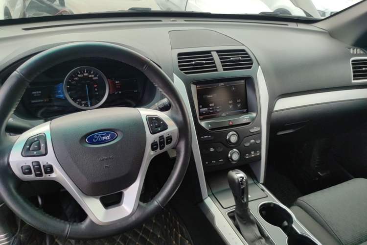 Used Ford Explorer 2015 2.0T Automatic U.S.-Specified Version Front-Wheel Drive Audio And AC Panel