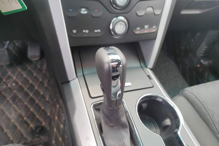 Used Ford Explorer 2015 2.0T Automatic U.S.-Specified Version Front-Wheel Drive Gear Lever