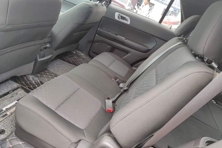Used Ford Explorer 2015 2.0T Automatic U.S.-Specified Version Front-Wheel Drive Left Rear Seat