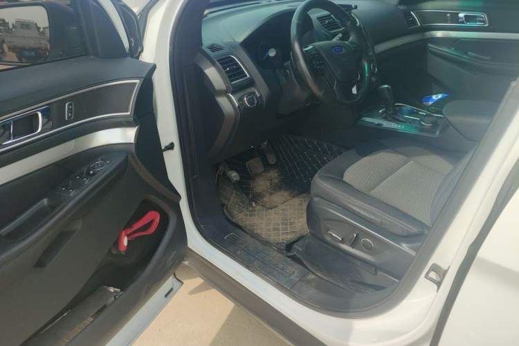 Used Ford Explorer  Driver Seat
