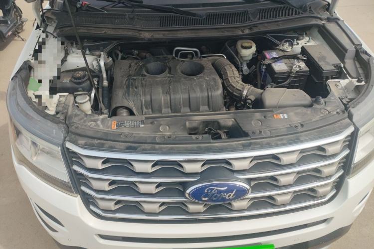 Used Ford Explorer  Engine Bay