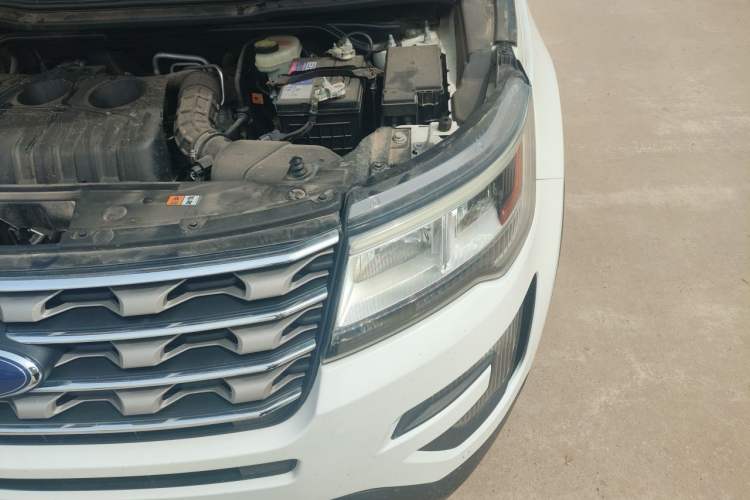 Used Ford Explorer  Engine Bay Left