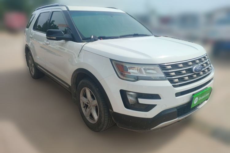 Used Ford Explorer  Front Right 45 Deg