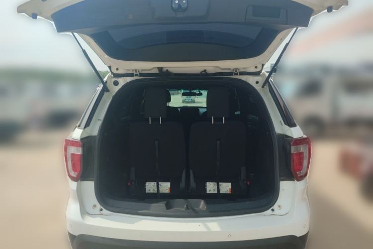 Used Ford Explorer  Trunk