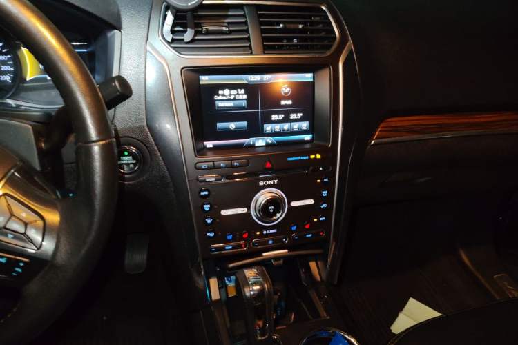 Used Ford Explorer 2016 2.3T Elite Edition Audio And AC Panel