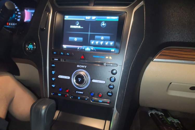 Used Ford Explorer 2016 2.3T Elite Edition Audio And AC Panel