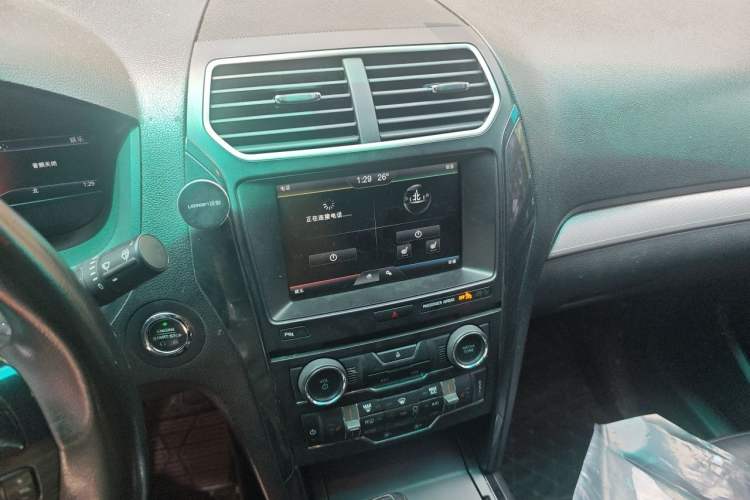 Used Ford Explorer 2016 2.3T Fashion Edition Audio And AC Panel