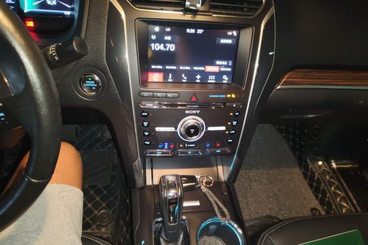 Used Ford Explorer 2016 2.3T Elite Edition Audio And AC Panel