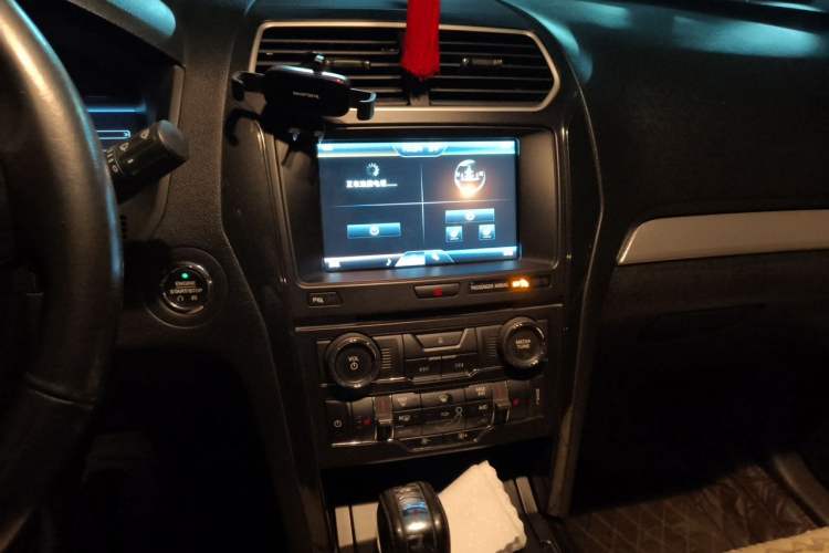 Used Ford Explorer 2016 2.3T Fashion Edition Audio And AC Panel