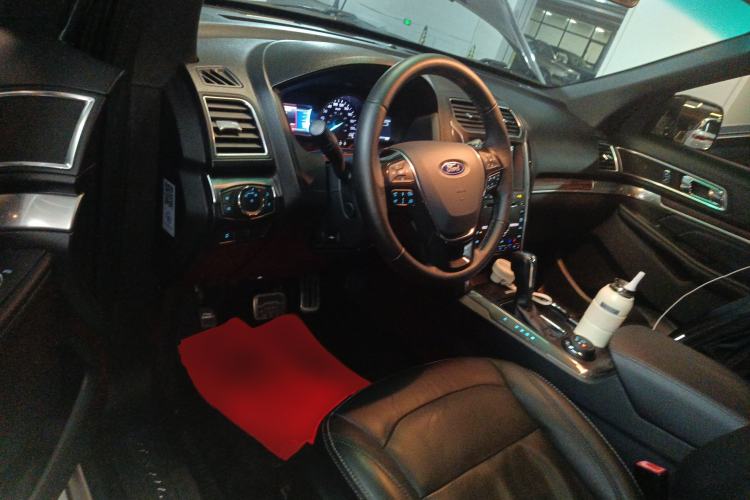 Used Ford Explorer 2016 2.3T Elite Edition Center Console