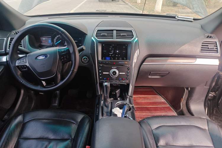 Used Ford Explorer 2016 2.3T Elite Edition Center Console