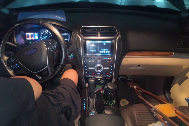 Used Ford Explorer 2016 2.3T Elite Edition Center Console