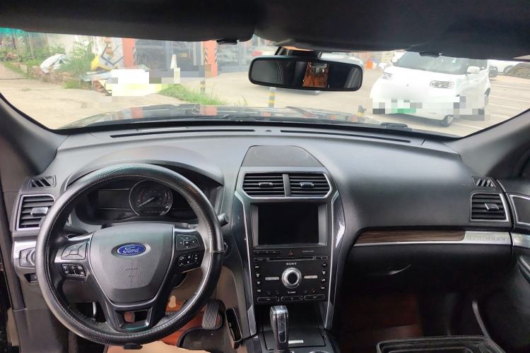 Used Ford Explorer 2016 2.3T Elite Edition Center Console