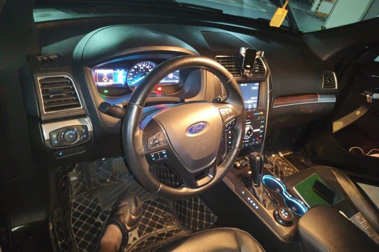 Used Ford Explorer 2016 2.3T Elite Edition Center Console
