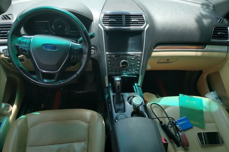 Used Ford Explorer 2016 2.3T Elite Edition Center Console