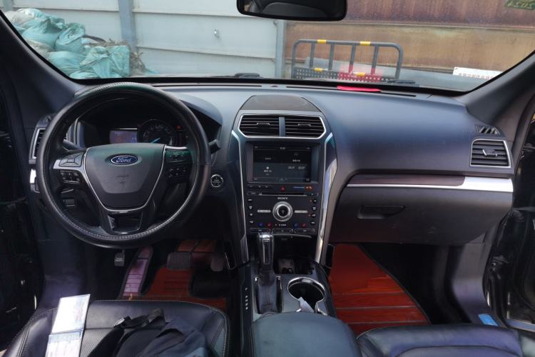 Used Ford Explorer 2016 2.3T Elite Edition Center Console