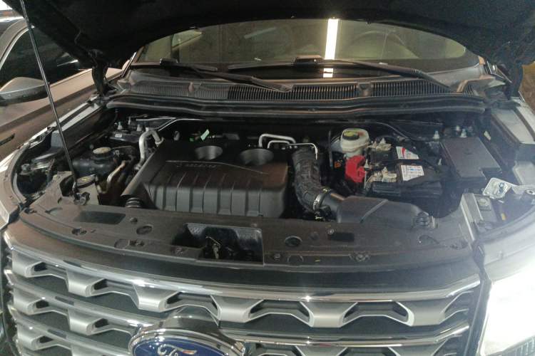 Used Ford Explorer 2016 2.3T Elite Edition Engine Bay