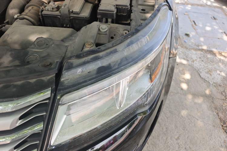 Used Ford Explorer 2016 3.5T Platinum Edition Engine Bay Left