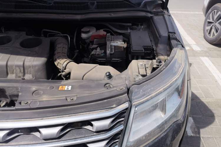 Used Ford Explorer 2016 2.3T Fashion Edition Engine Bay Left