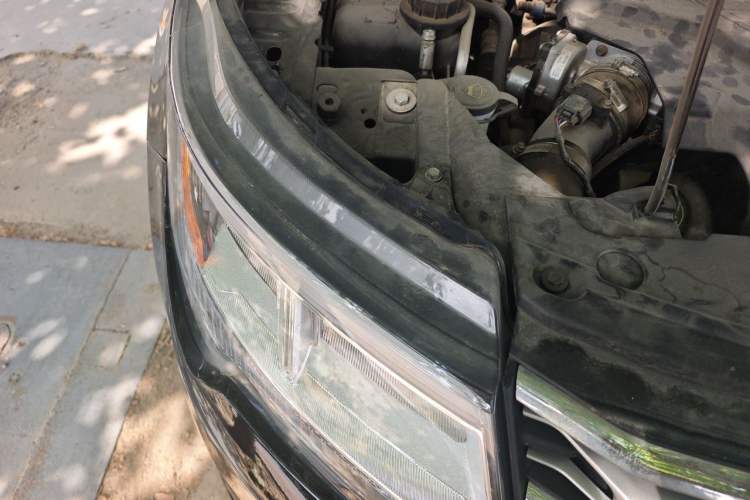 Used Ford Explorer 2016 3.5T Platinum Edition Engine Bay Right