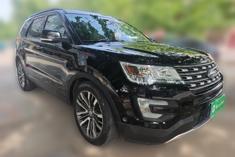 Used Ford Explorer 2016 3.5T Platinum Edition Front Right 45 Deg