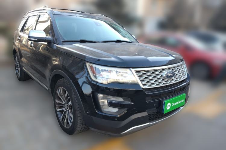 Used Ford Explorer 2016 3.5T Platinum Edition Front Right 45 Deg