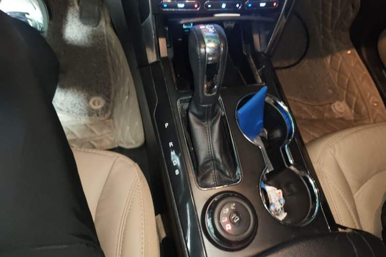 Used Ford Explorer 2016 2.3T Elite Edition Gear Lever