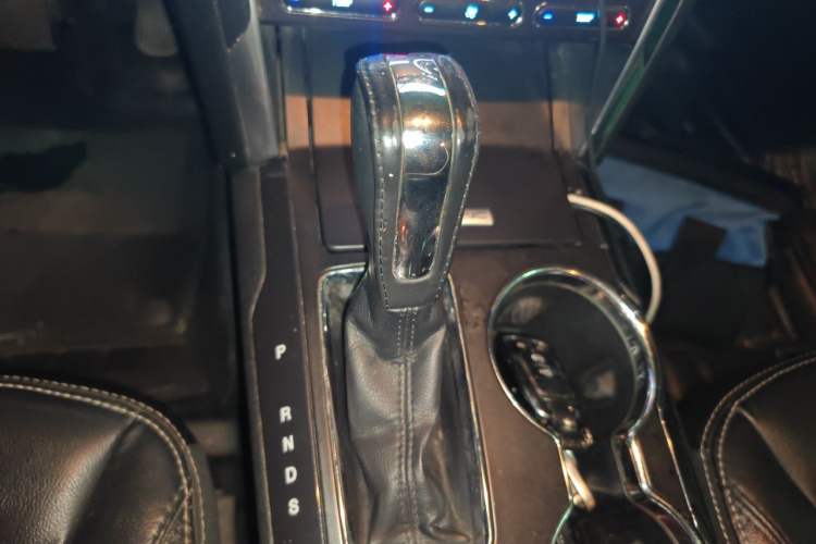 Used Ford Explorer 2016 2.3T Elite Edition Gear Lever