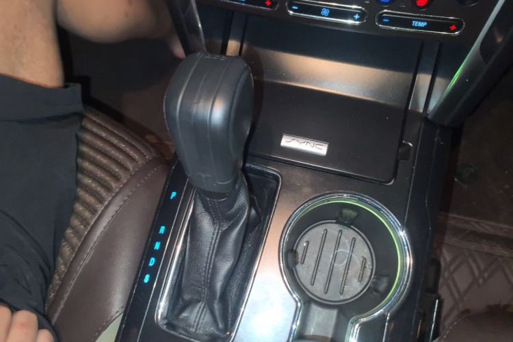 Used Ford Explorer 2016 2.3T Elite Edition Gear Lever