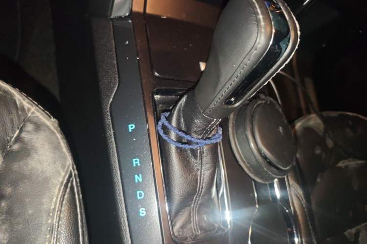 Used Ford Explorer 2016 2.3T Elite Edition Gear Lever