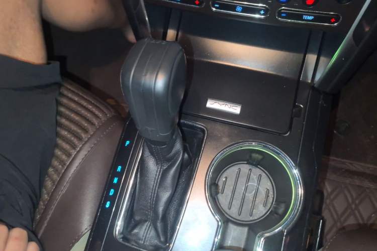 Used Ford Explorer 2016 2.3T Elite Edition Gear Lever