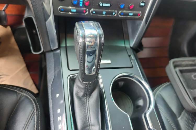 Used Ford Explorer 2016 2.3T Elite Edition Gear Lever
