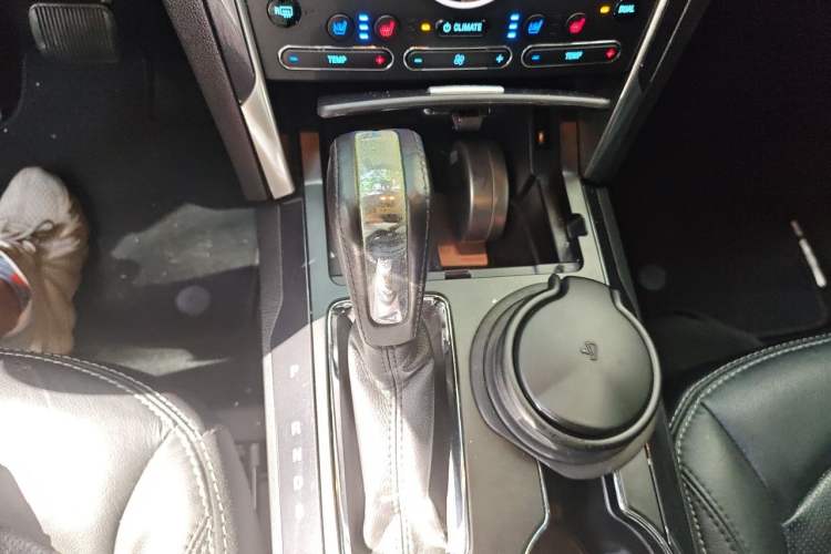 Used Ford Explorer 2016 2.3T Elite Edition Gear Lever
