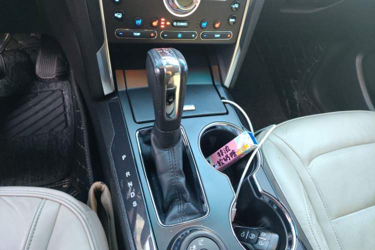 Used Ford Explorer 2016 3.5T Platinum Edition Gear Lever