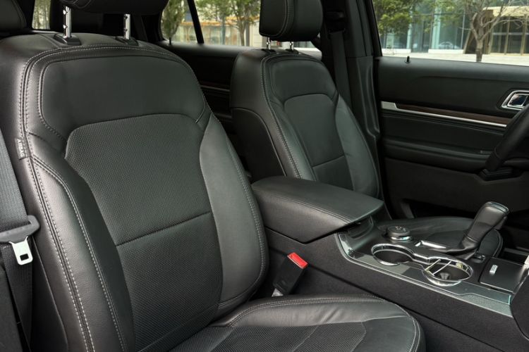 Used Ford Explorer 2016 2.3T Elite Edition Interior 1
