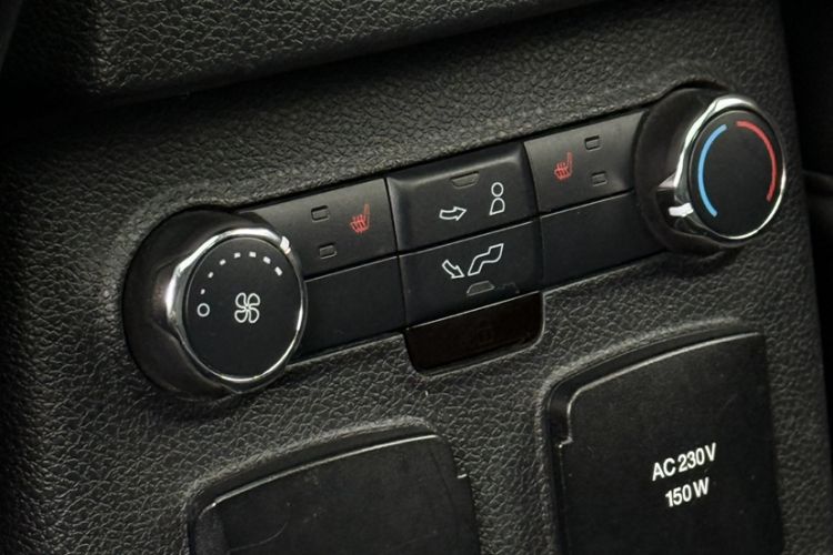 Used Ford Explorer 2016 2.3T Elite Edition Interior 10