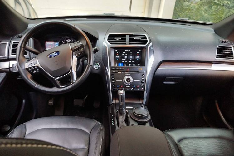 Used Ford Explorer 2016 2.3T Elite Edition Interior 2