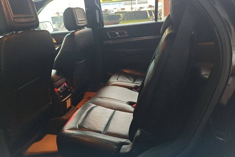 Used Ford Explorer 2016 3.5T Sport Edition Interior 4